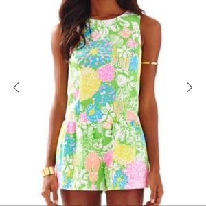 Lilly Pulitzer Gretch Romper Hibiscus Stroll size 8. Wore twice & dry cleaned.